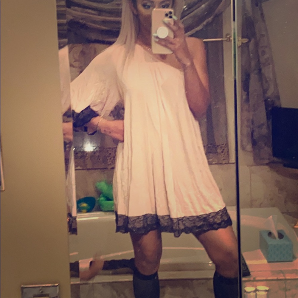 Cute pink and lace dress!